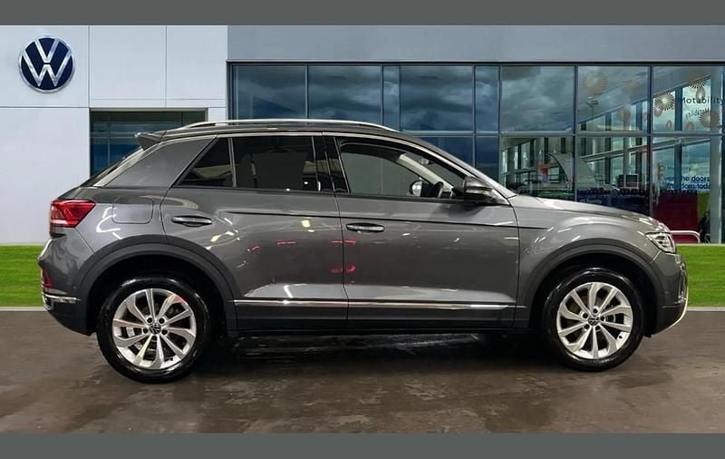 Used VW T-Roc Style 110 HP (80 kW) 2024 Indium grey metallic SUV
