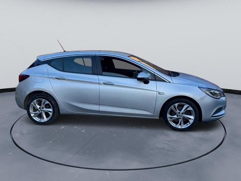 Used Vauxhall Astra Design Edition 110 HP (80 kW) 2016 Silver Hatchback