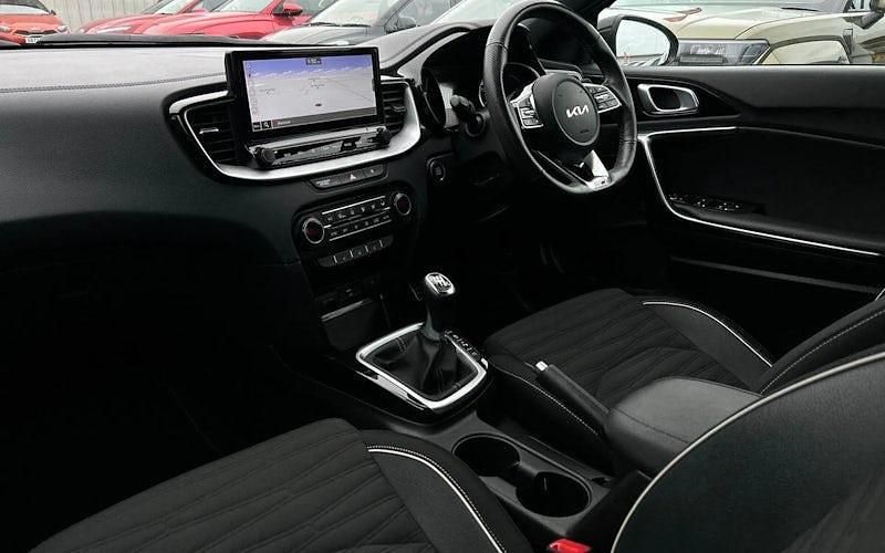 Image 2/4