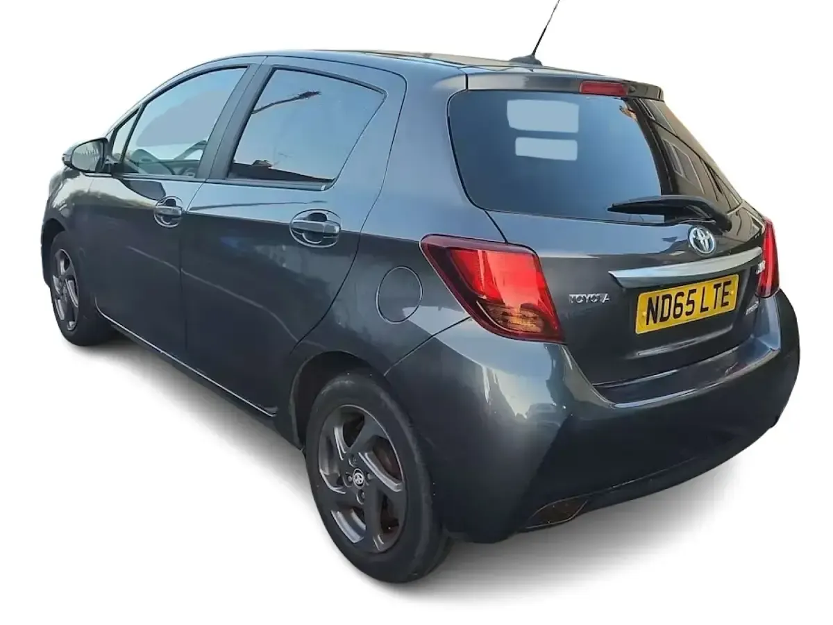 Used Toyota Yaris 101 HP (74 kW) 2016 Grey Hatchback
