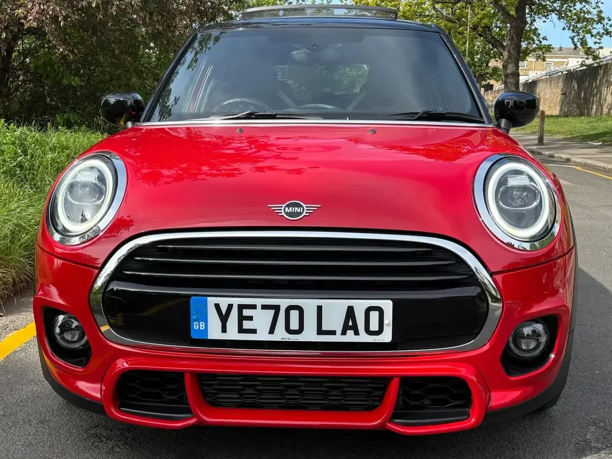 Used Mini Cooper Hatch 134 HP (98 kW) 2020 Red Hatchback