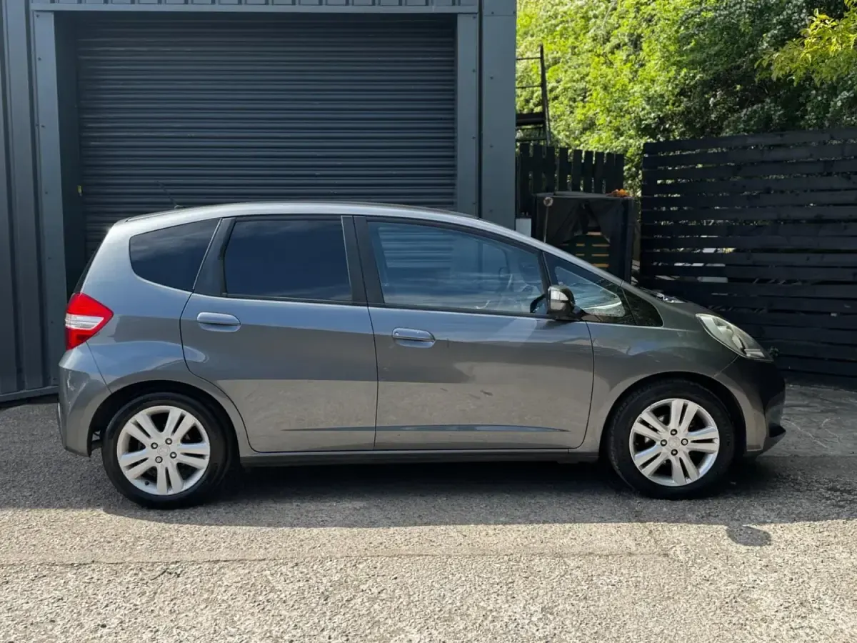 Używany Honda Jazz ES 99 KM (72 kW) 2014 Szary Hatchback