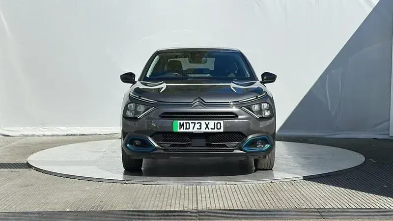 Usado Citroën e-C4 Shine 100 kW (136 HP) 2023 Cinzento Sedan