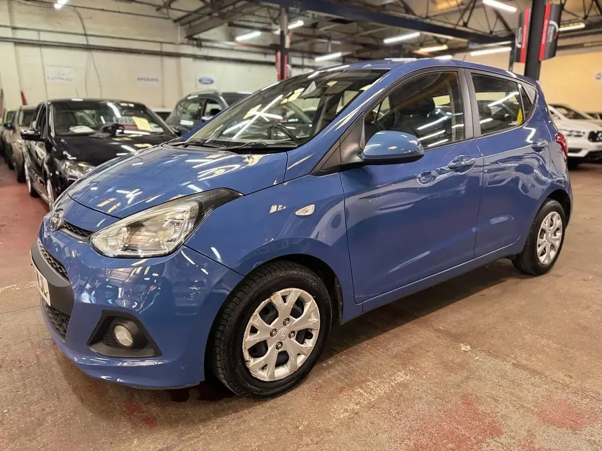 Used Hyundai i10 SE 67 HP (49 kW) 2016 Blue Hatchback