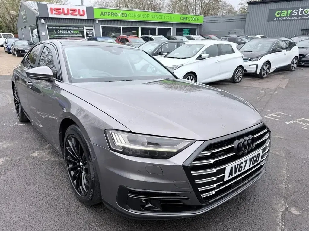 Usado Audi A8 Advanced 262 HP (192 kW) 2017 Cinzento Sedan