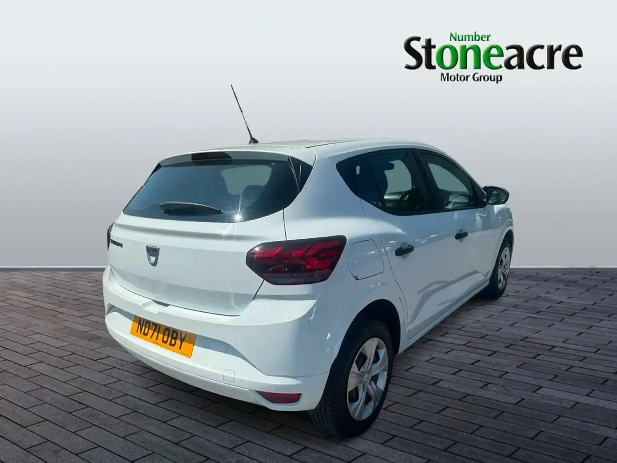 Used Dacia Sandero Essentiel 90 HP (66 kW) 2021 White Hatchback