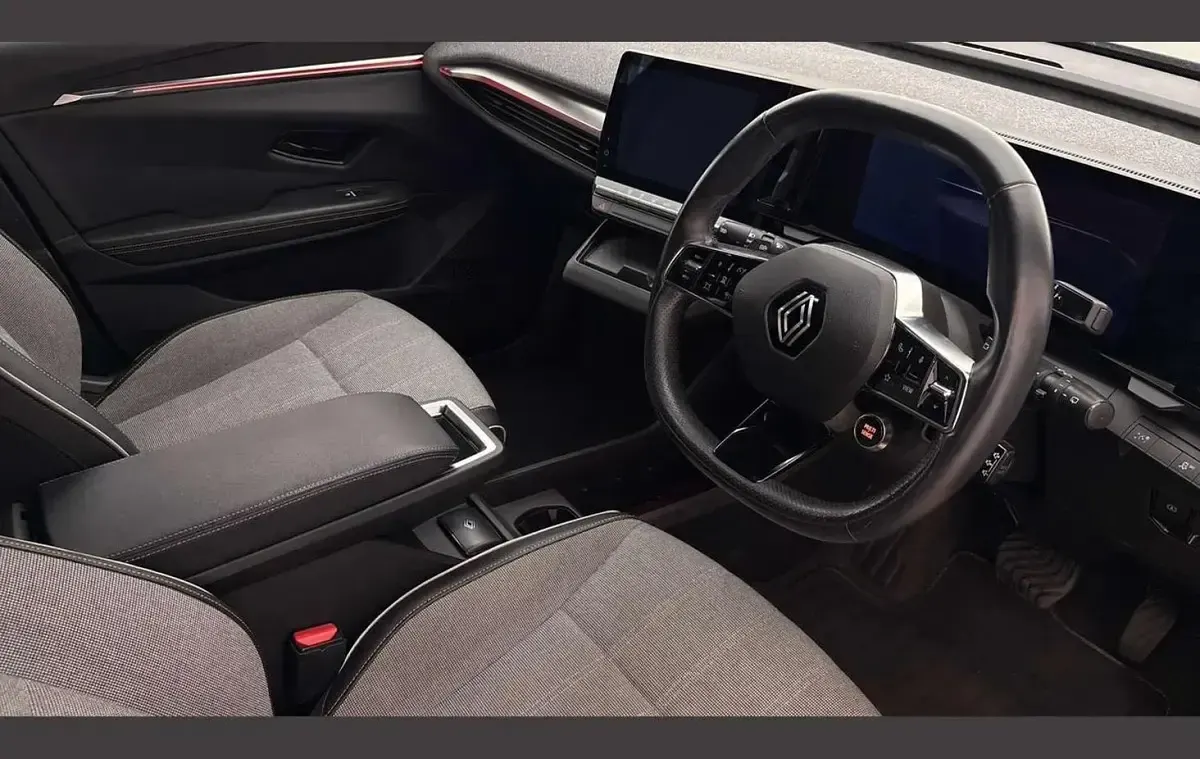 Used Renault Megane E-Tech 160 kW (218 HP) 2023 Metallic grey  Hatchback