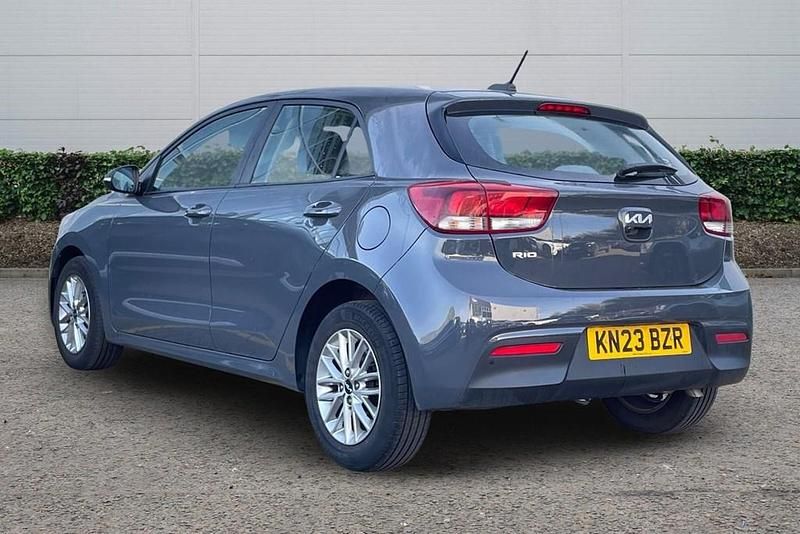 Used Kia Rio 101 HP (74 kW) 2023 Grey Hatchback