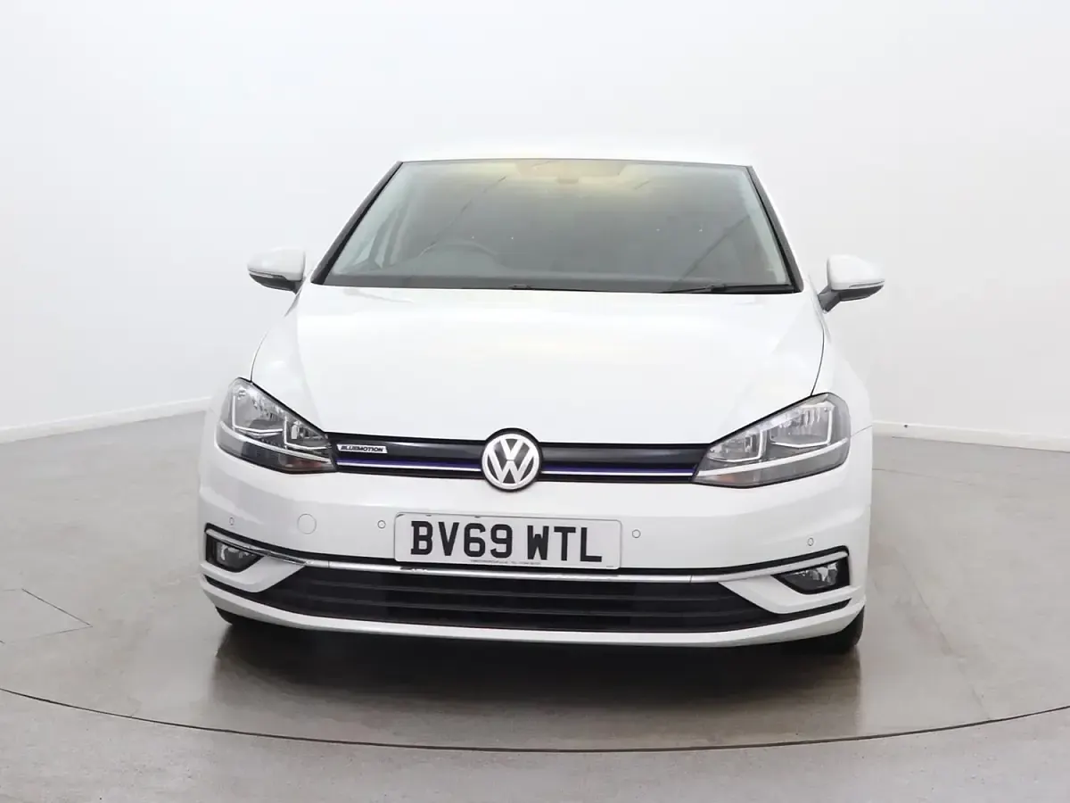 Used VW Golf VII Match 130 HP (95 kW) 2019 White Hatchback