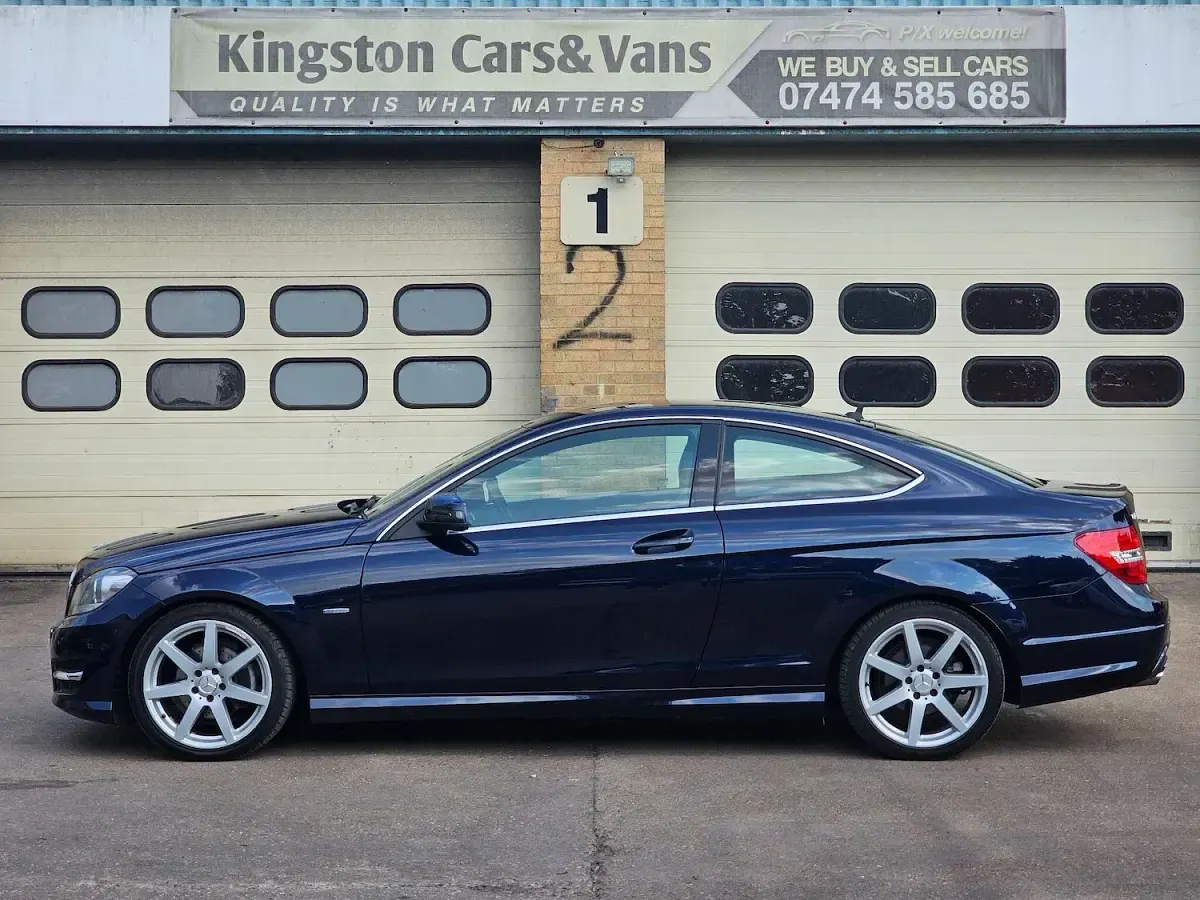 Used Mercedes C180 AMG 156 HP (114 kW) 2012 Blue Coupe