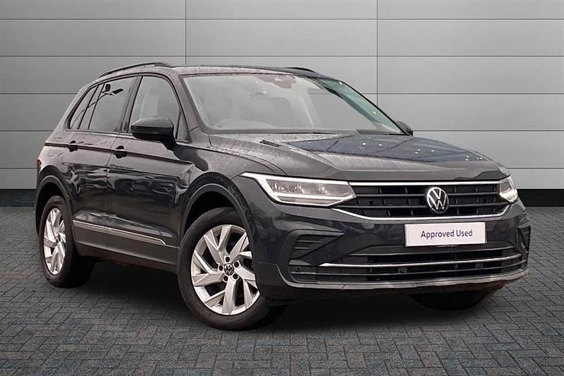 Urano grey Used 2023 VW Tiguan Life SUV | £20,763 (Fair price) - Image 1/3