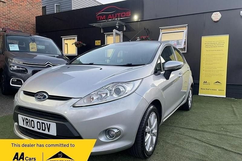 Used Ford Fiesta Zetec 82 HP (60 kW) 2010 Silver Hatchback
