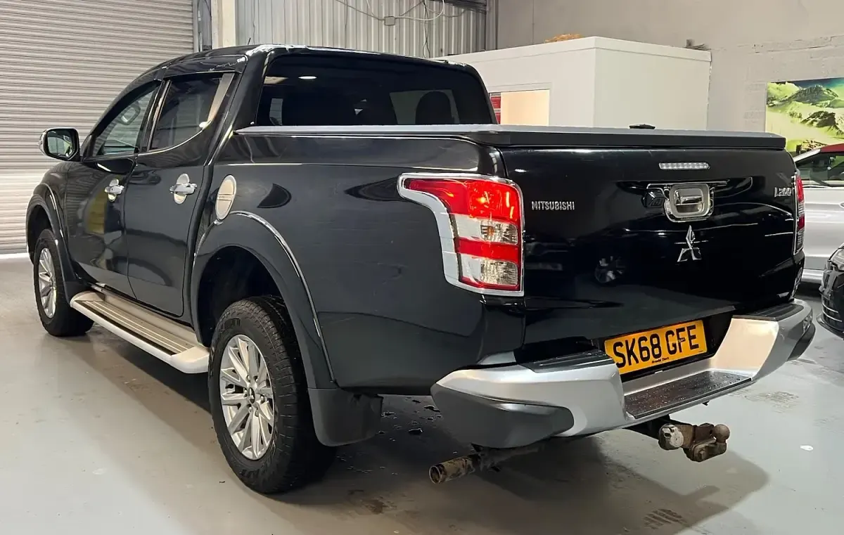 Used Mitsubishi L200 181 HP (133 kW) 2018 Black Pickup