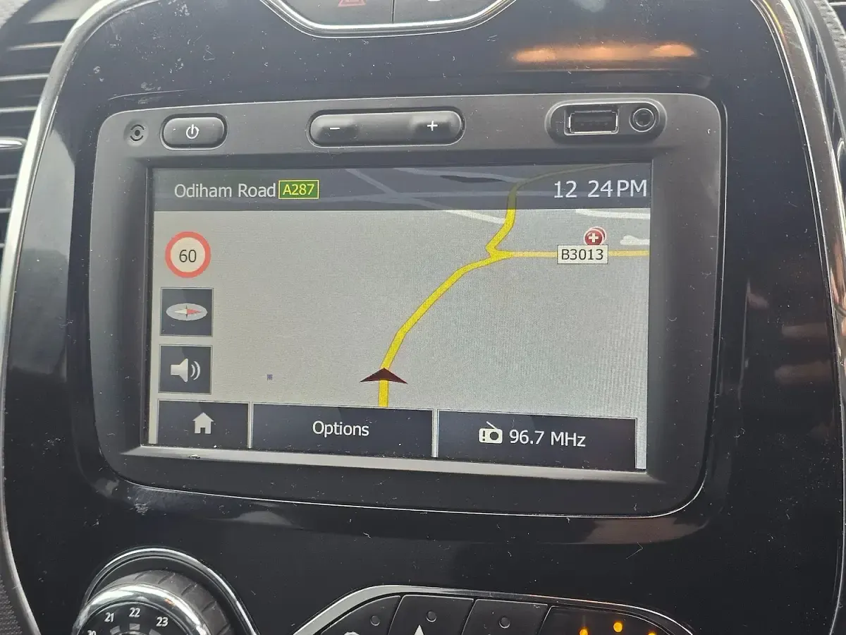 Used Renault Captur Dynamique 90 HP (66 kW) 2013 Cream/black SUV