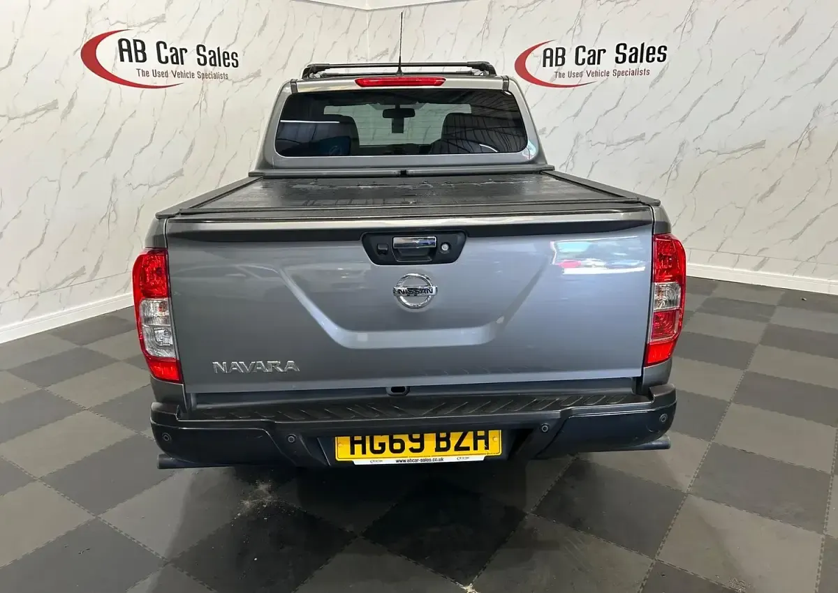 Begagnad Nissan Navara N-Guard 190 HK (139 kW) 2019 Grå Pickup
