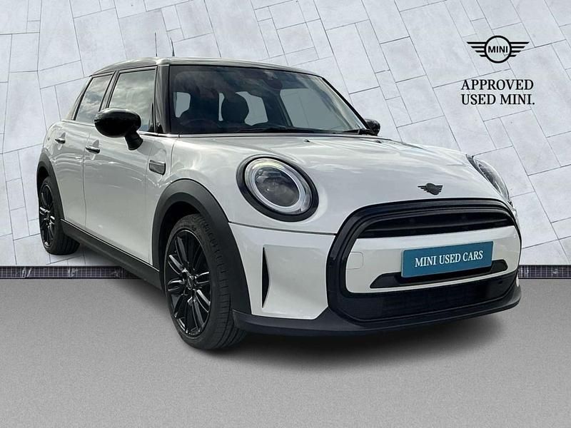 Used Mini Cooper Exclusive 136 HP (100 kW) 2022 White Hatchback
