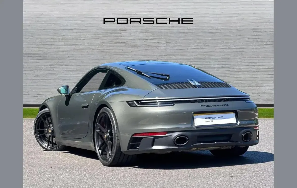 Used Porsche 992 473 HP (347 kW) 2022 Green Coupe