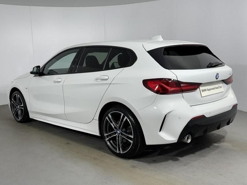 Used BMW 118 M Sport 134 HP (98 kW) 2022 White Hatchback