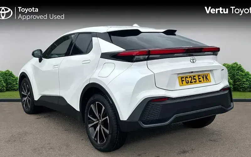 Used Toyota C-HR Design 140 HP (102 kW) 2025 White SUV