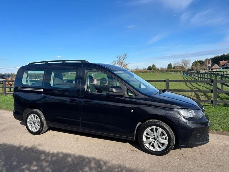 Used VW Caddy Maxi Life 122 HP (89 kW) 2022 Black MPV