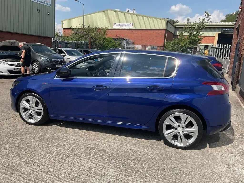 Used Peugeot 308 GT-line 2015 Blue Hatchback