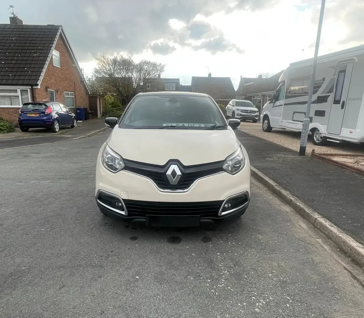 Usado Renault Captur Dynamique 90 HP (66 kW) 2014 Bege SUV