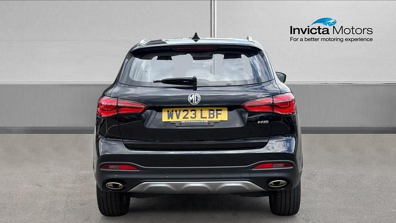 Used MG HS Excite 162 HP (119 kW) 2023 Black pearl SUV