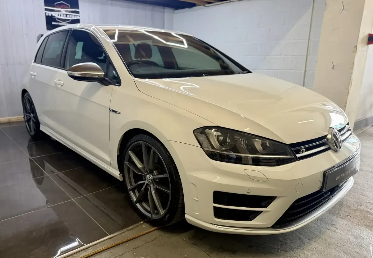 Used VW Golf VII R 2016 White Hatchback
