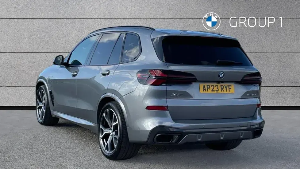 Usado BMW X5 M Sport 489 HP (359 kW) 2023 Cinzento SUV