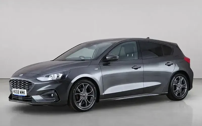 Used Ford Focus ST-Line 125 HP (91 kW) 2019 Grey Hatchback