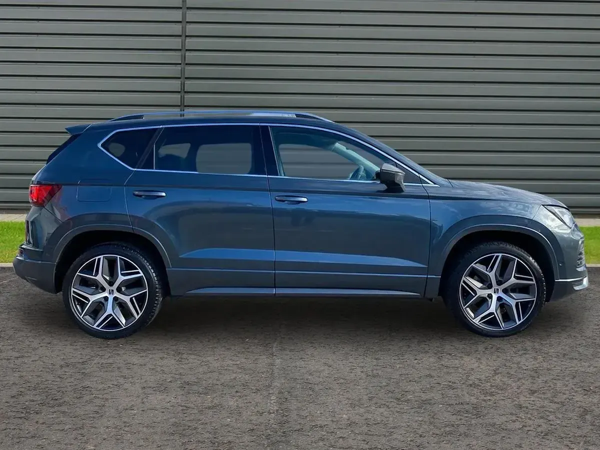 Usado Seat Ateca FR Sport 150 CV (110 kW) 2021 Gris SUV