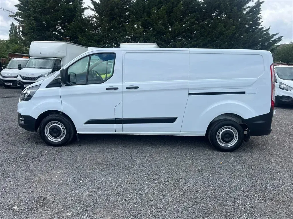 Used Ford Transit Custom 130 HP (95 kW) 2023 White Van