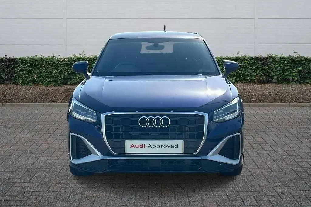 Used Audi Q2 S-Line 108 HP (79 kW) 2024 Blue SUV