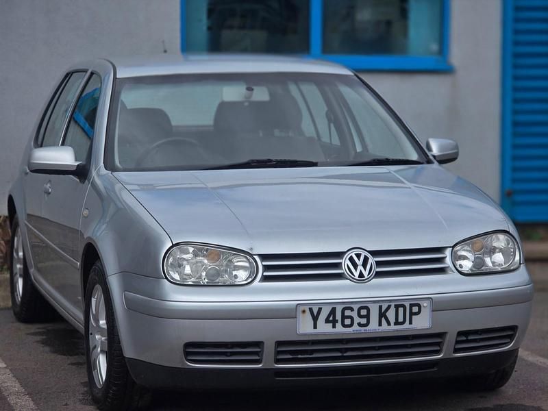 Usado VW Golf IV GTI 2001 Prateado Citadino