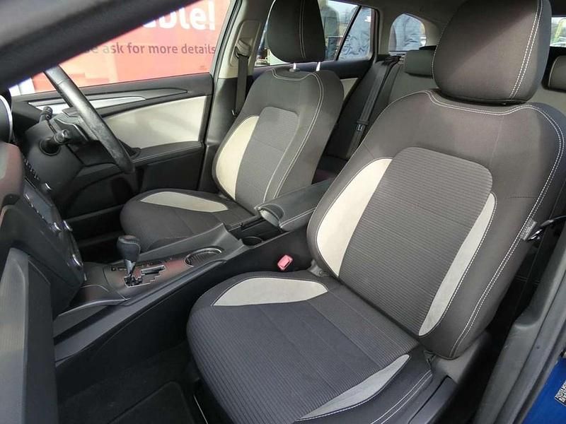 Used Toyota Avensis Business Edition 147 HP (108 kW) 2018 Blue Estate