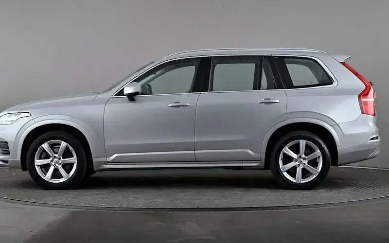 Used Volvo XC90 Core 250 HP (183 kW) 2025 SUV