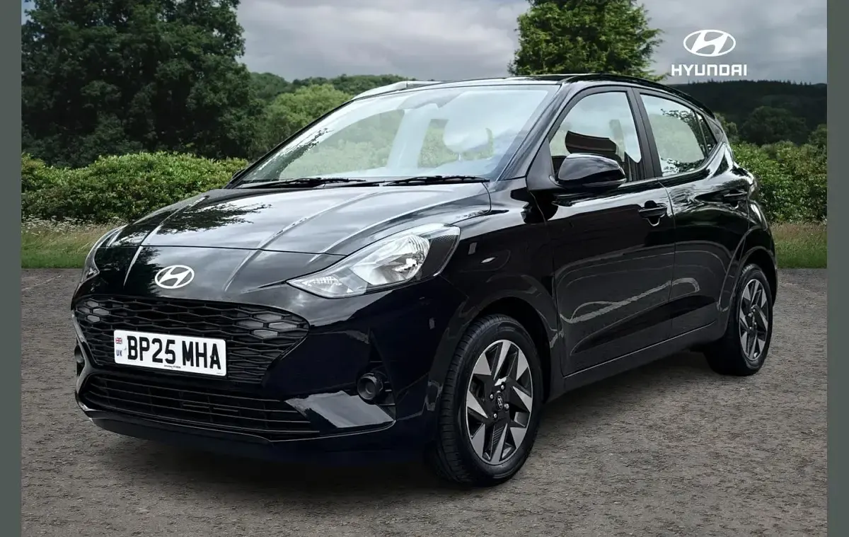 Used Hyundai i10 Advanced 61 HP (44 kW) 2025 Black Hatchback