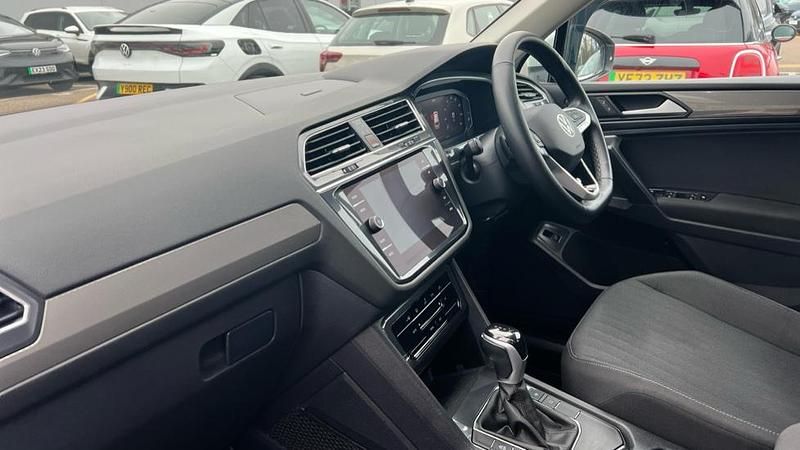 Used VW Tiguan Allspace Life 150 HP (110 kW) 2022 Pure white SUV