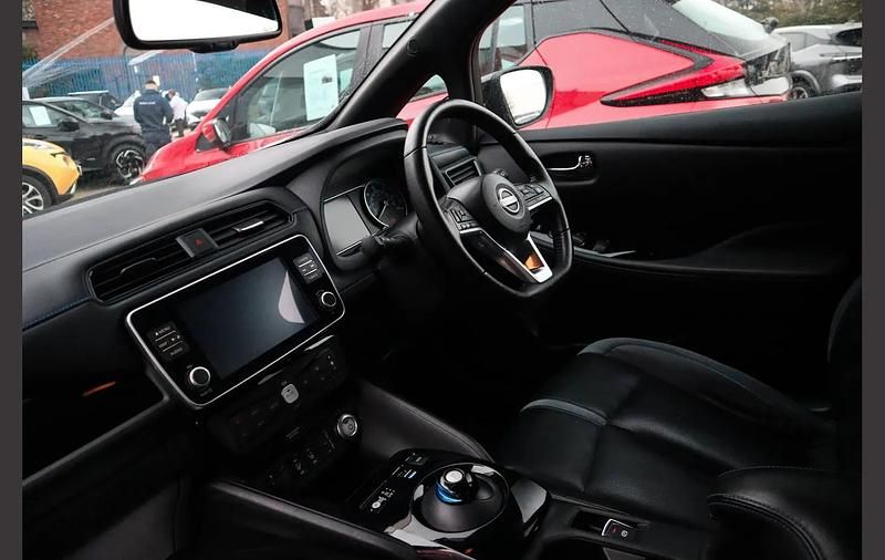 Used Nissan Leaf Tekna 160 kW (218 HP) 2022 Grey Hatchback