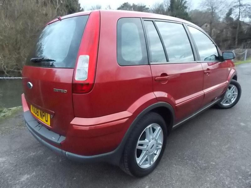 Used Ford Fusion Zetec 99 HP (72 kW) 2008 Red Hatchback