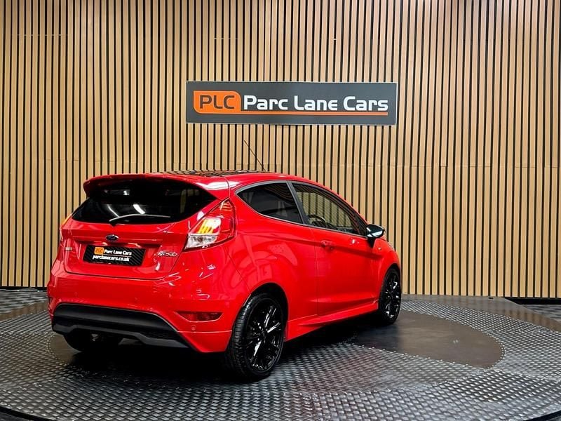 Used Ford Fiesta ST-Line 140 HP (102 kW) 2017 Red Hatchback