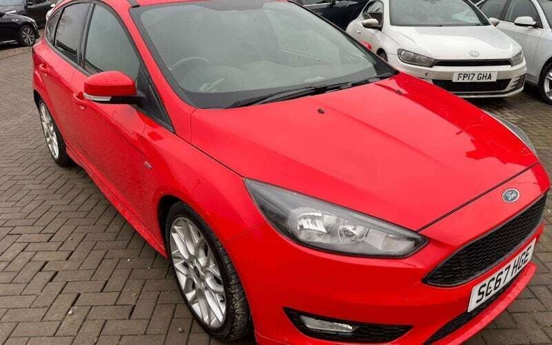 Used 2017 Ford Focus ST-Line Hatchback | £7,399 (Good price) - Image 1/4