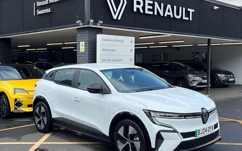 Used 2022 Renault Mégane Equilibre Hatchback | £19,181 (Fair price) - Image 1/3