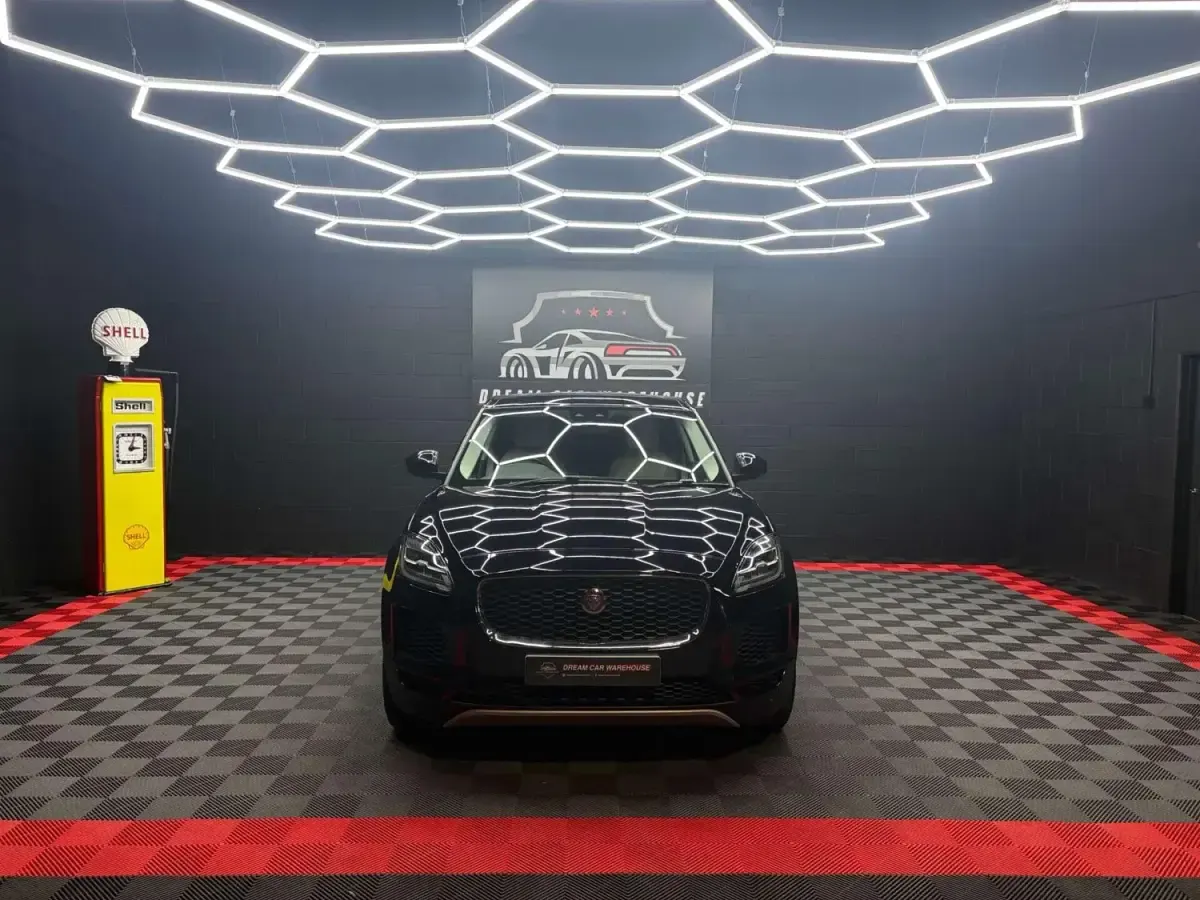 Używany Jaguar E-Pace S 150 KM (110 kW) 2018 Czarny SUV