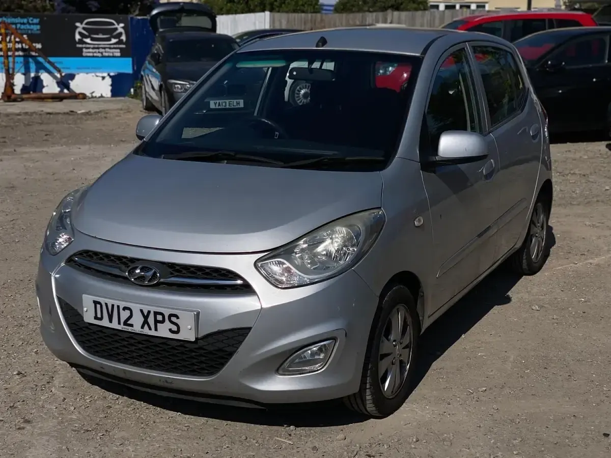 Used Hyundai i10 Active 86 HP (63 kW) 2012 Silver Hatchback