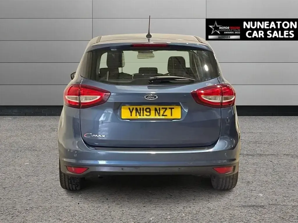 Begagnad Ford C-MAX Titanium 120 HK (88 kW) 2019 Blå Minibuss