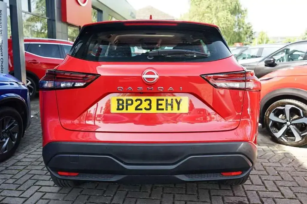 Used Nissan Qashqai Acenta Premium 138 HP (101 kW) 2023 Red SUV