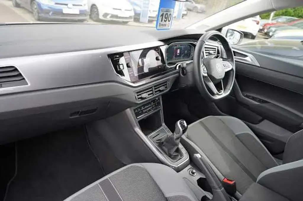 Begagnad VW Polo 95 HK (69 kW) 2023 Halvkombi