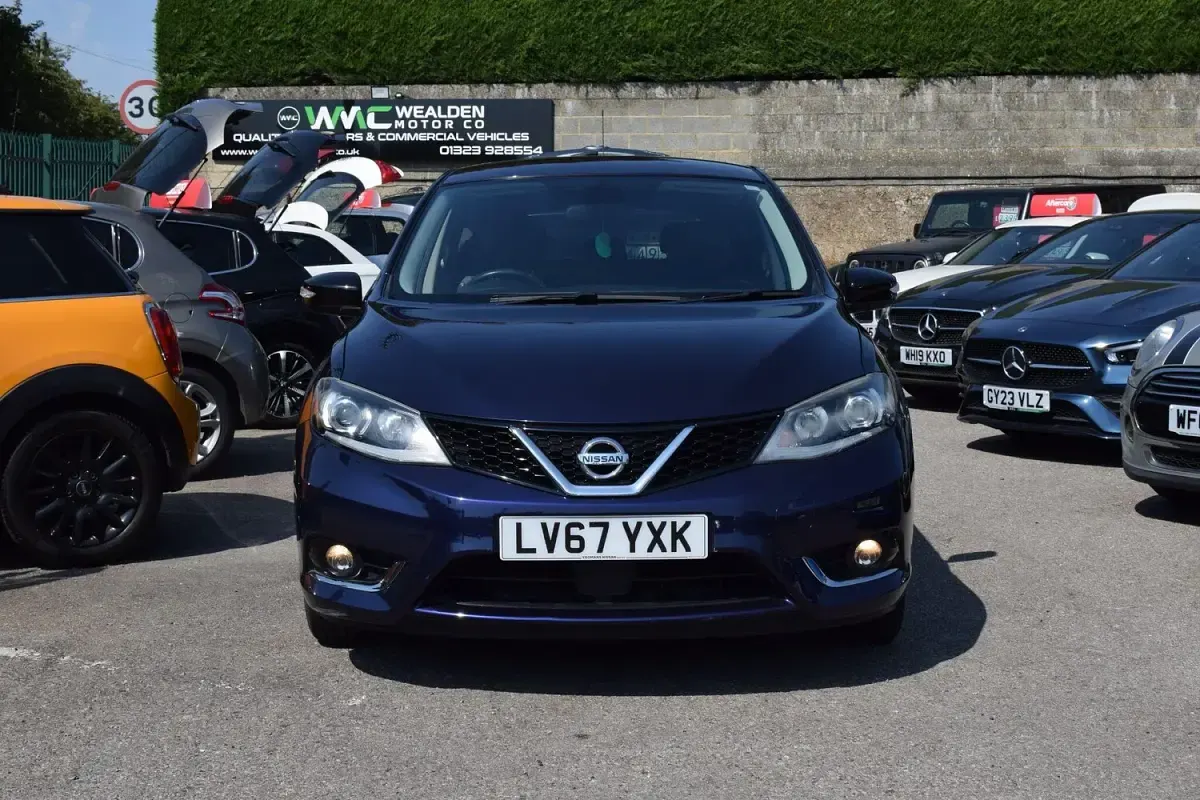 Used Nissan Pulsar N-Connecta 115 HP (84 kW) 2017 Blue Hatchback