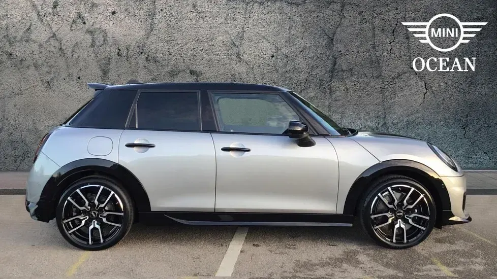 Usado Mini Cooper S Hatch 201 CV (147 kW) 2025 Plateado Utilitario